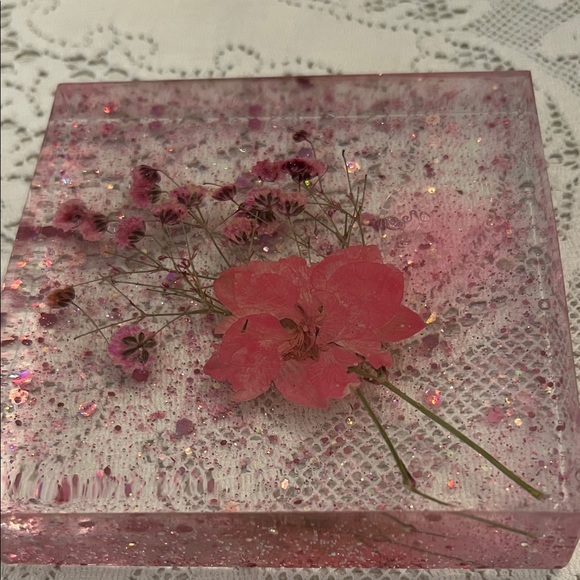 Handmade Floral Resin Coasters Set for Valentine’s Day UNIQUE - Picture 5 of 6
